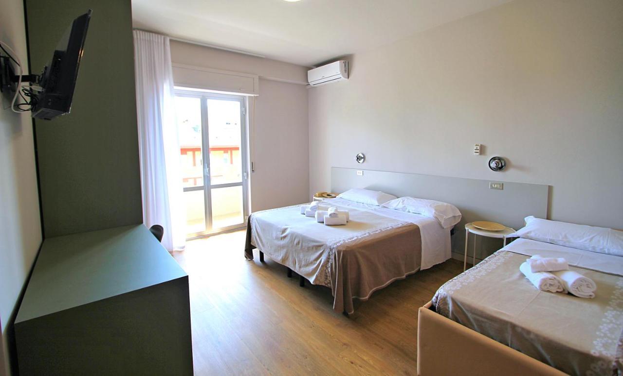Hotel Pineta San Benedetto del Tronto Exterior photo