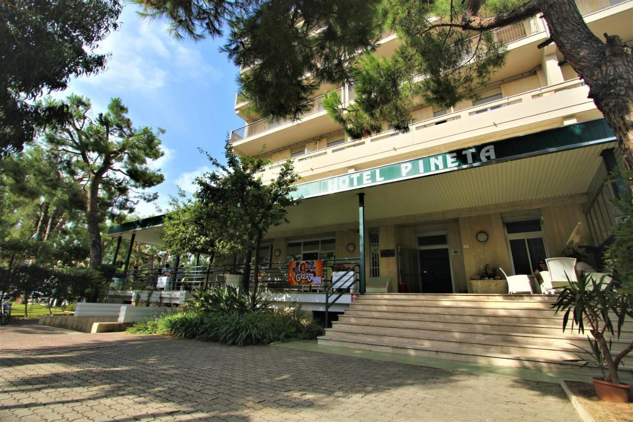 Hotel Pineta San Benedetto del Tronto Exterior photo